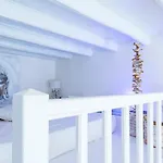 Pantheon Luxury Gold Apartment